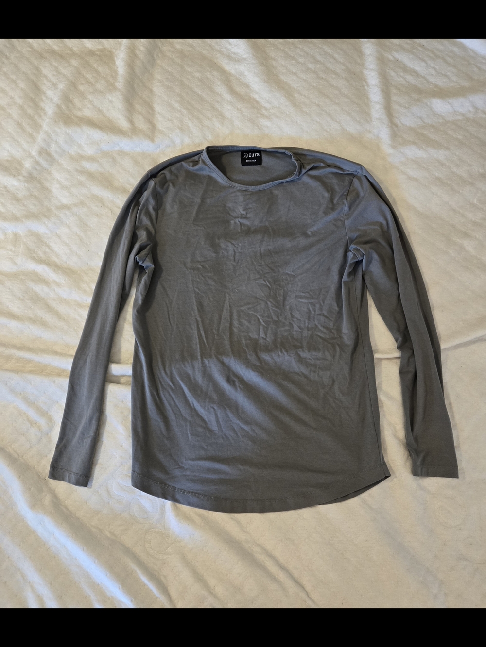 Cuts Clothing Grey Long-Sleeve Crewneck